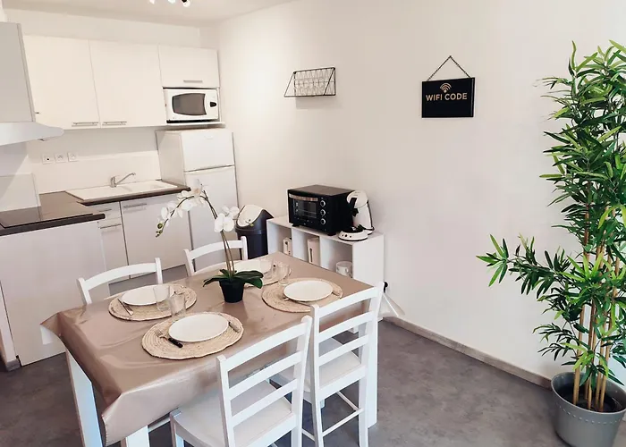 Douceur Du Verdon- Climatise Avec Piscine, Parking Apartment Greoux-les-Bains