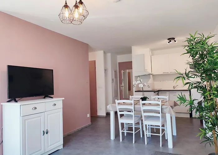 Douceur Du Verdon- Climatise Avec Piscine, Parking Apartment *